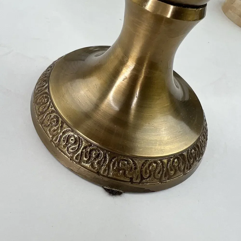 Vintage 1960s Solid Brass Urn Vase Hand Chased Moradabad India 12” Regency Heavy - Picture 4 of 8
